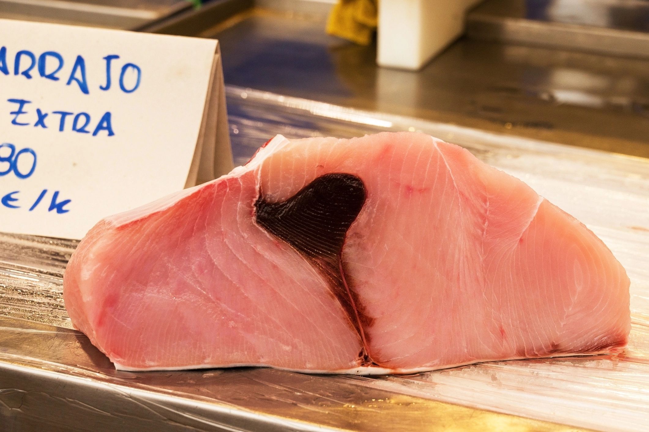 Mercado de pescado que conecta la pesca con la vida cotidiana y la memoria local